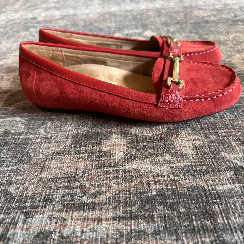 Vionic Brick Red Loafers | Women’s 7 | Gold Hardware - Picture 6 of 11